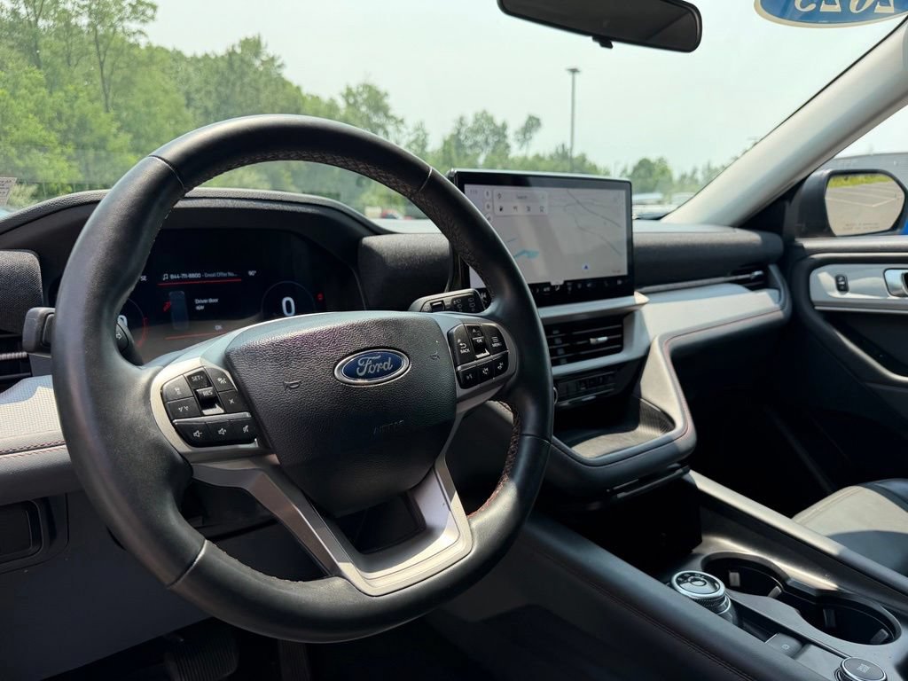 Certified 2025 Ford Explorer Active w/ Active Comfort Package AWD/4WD image 6