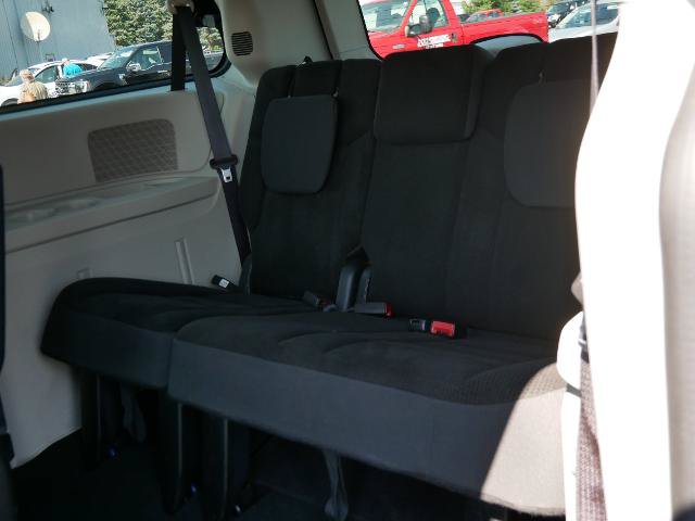 Used 2019 Dodge Grand Caravan SE w/ UConnect Hands-Free Group FWD image 12