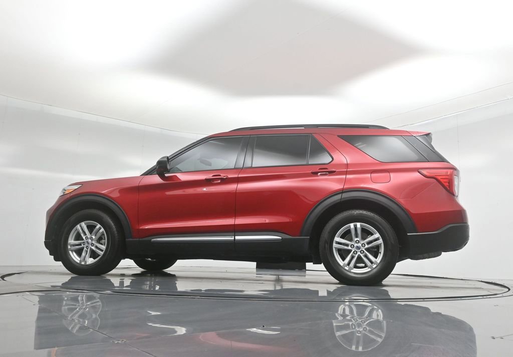Certified 2024 Ford Explorer XLT image 24