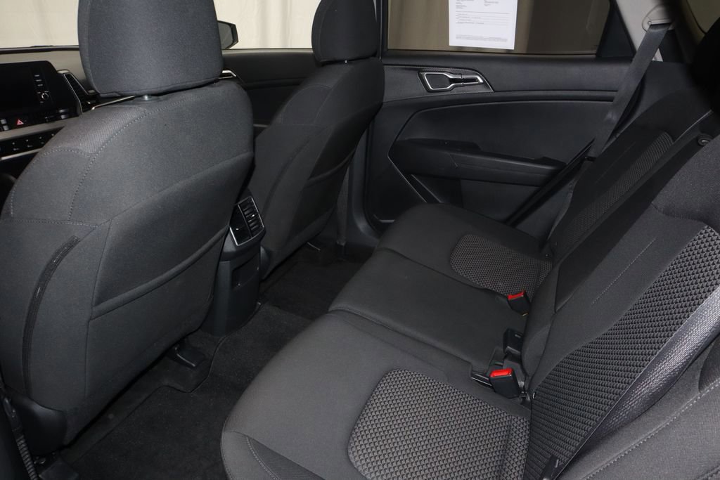 Used 2025 Kia Sportage LX AWD/4WD image 21