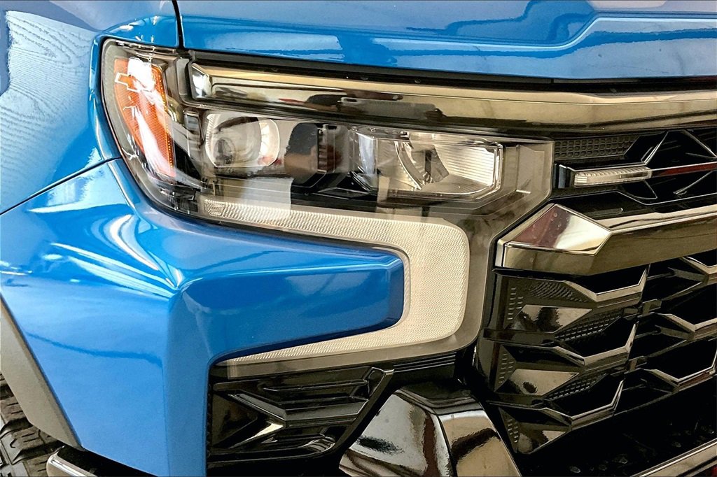 Used 2022 Chevrolet Silverado 1500 ZR2 w/ Technology Package image 25