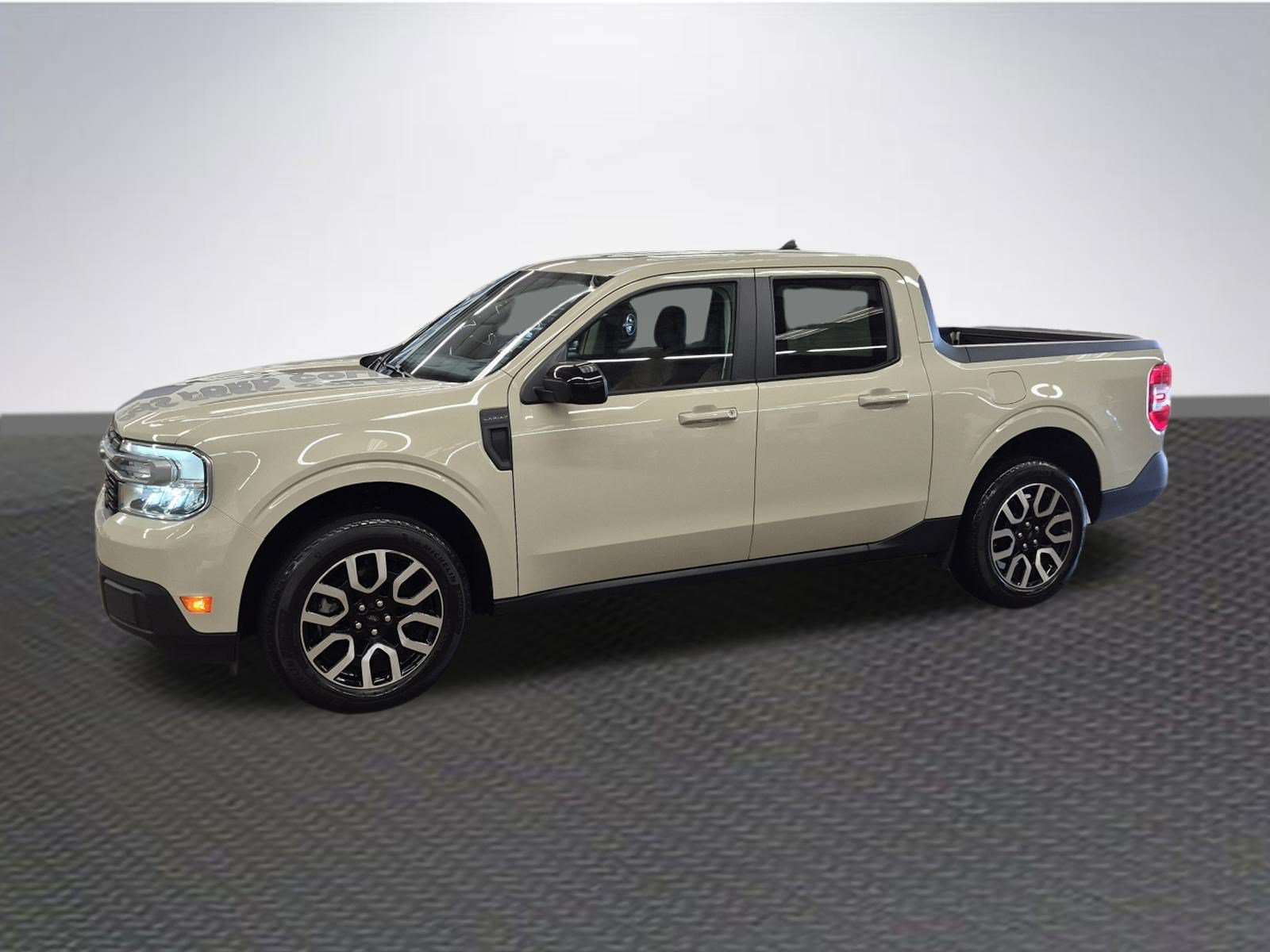 Certified 2024 Ford Maverick Lariat AWD/4WD image 2