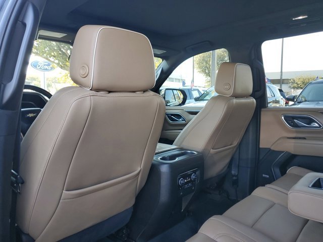 Used 2023 Chevrolet Suburban Premier image 13