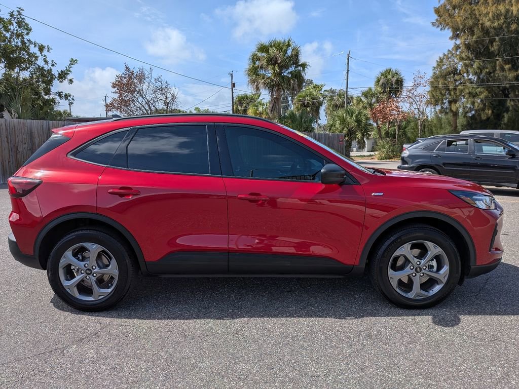 Certified 2025 Ford Escape ST-Line image 7