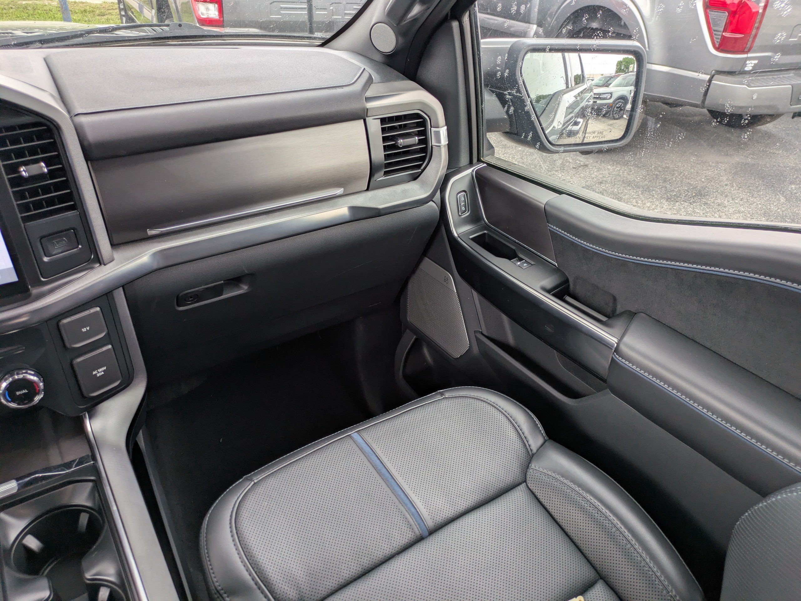 Certified 2025 Ford F150 Platinum AWD/4WD image 17