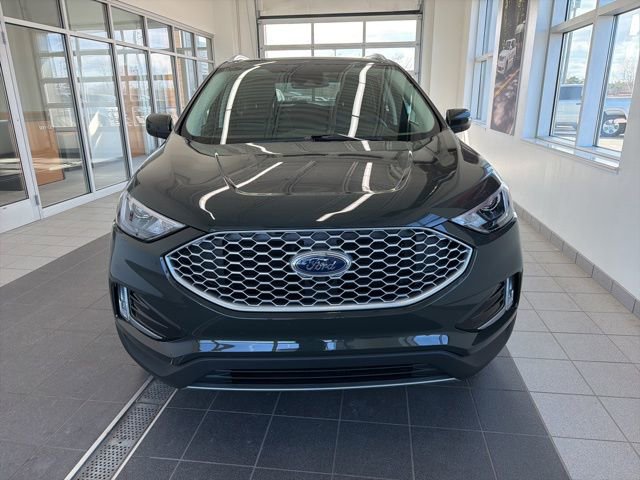 Certified 2024 Ford Edge SEL w/ Convenience Package AWD/4WD image 2