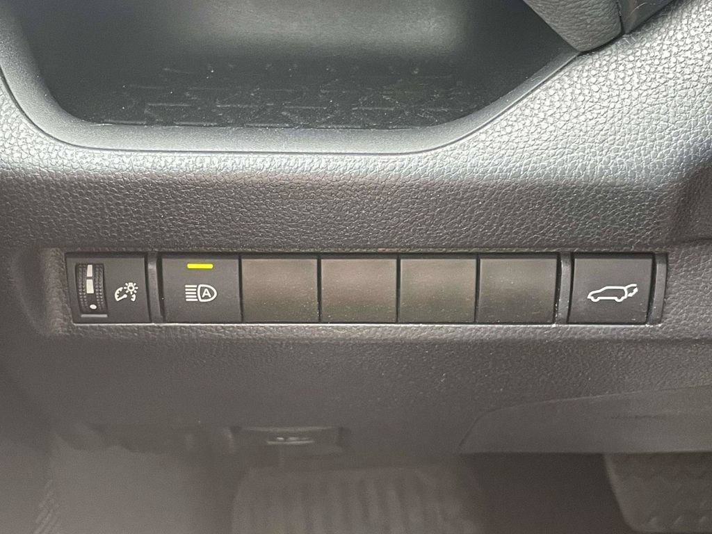 Used 2023 Toyota RAV4 XLE w/ Convenience Package FWD image 27