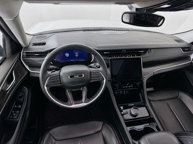 Used 2023 Jeep Grand Cherokee L Limited AWD/4WD image 30