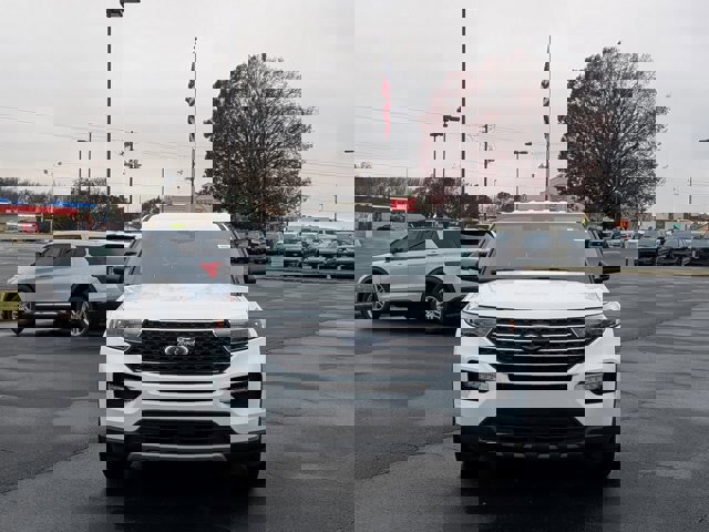 Certified 2023 Ford Explorer XLT w/ Equipment Group 202A image 7