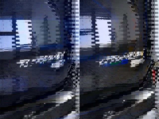 Certified 2019 Ford Edge Titanium w/ Equipment Group 301A image 9