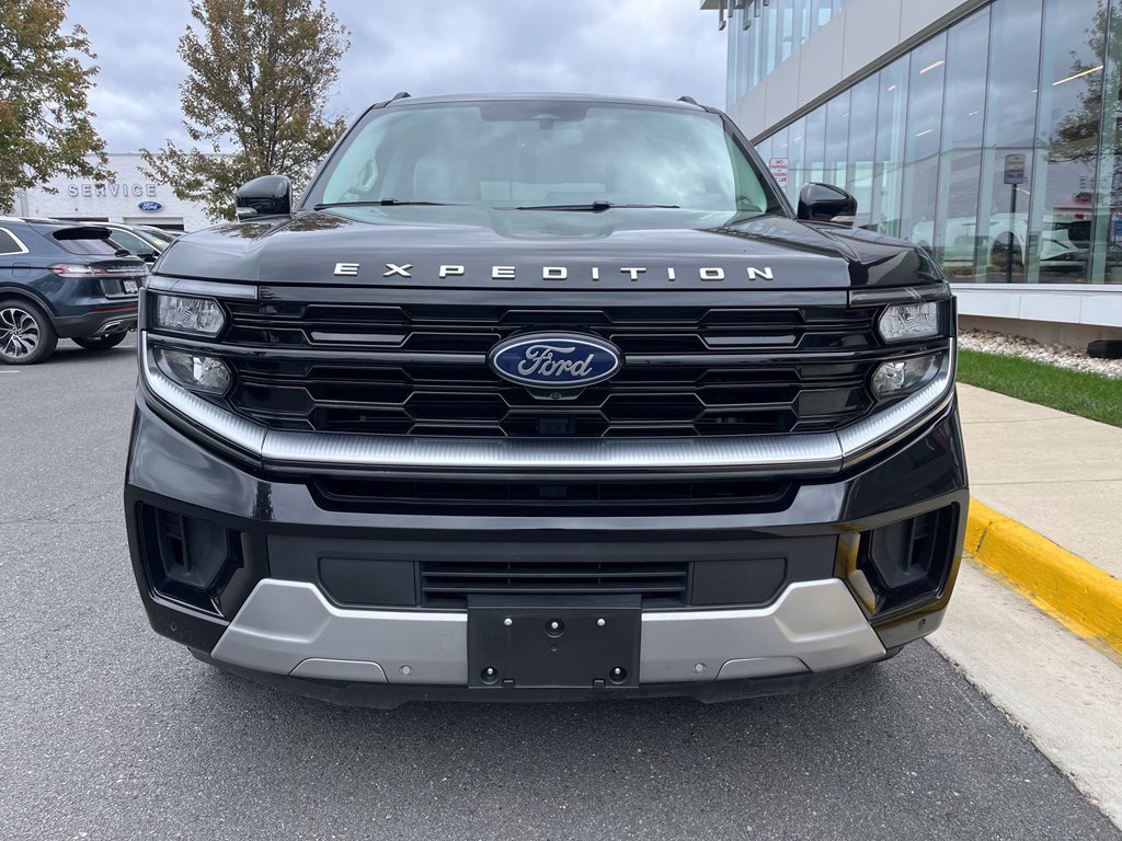 Certified 2025 Ford Expedition Max Platinum w/ Driver's Package AWD/4WD image 2