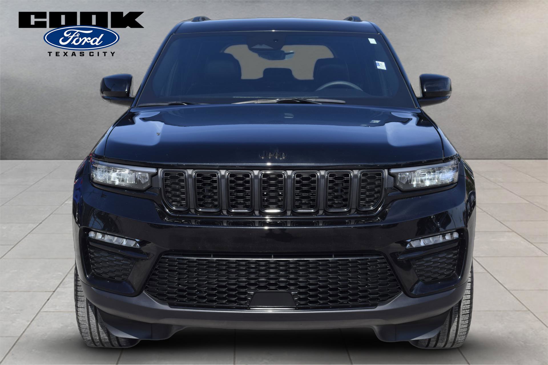 Used 2025 Jeep Grand Cherokee Limited w/ Black Appearance Package AWD/4WD image 2