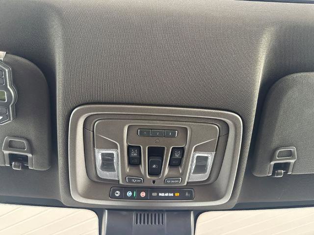 Used 2024 GMC Sierra 3500 Denali w/ Denali Reserve Package AWD/4WD image 21