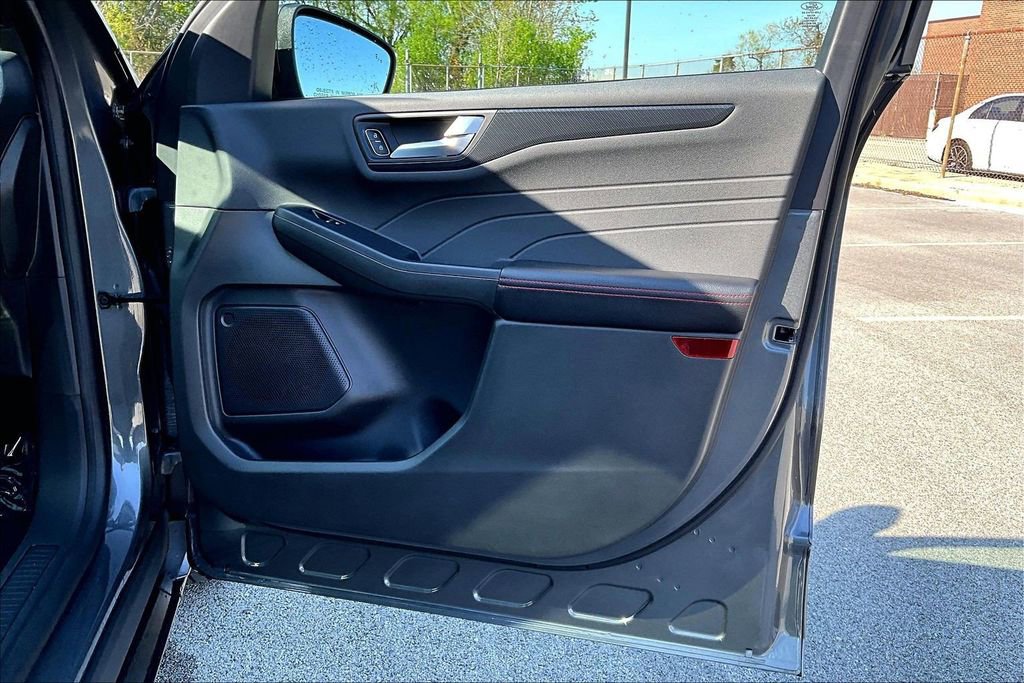 Certified 2023 Ford Escape ST-Line w/ Tech Pack #1 AWD/4WD image 23