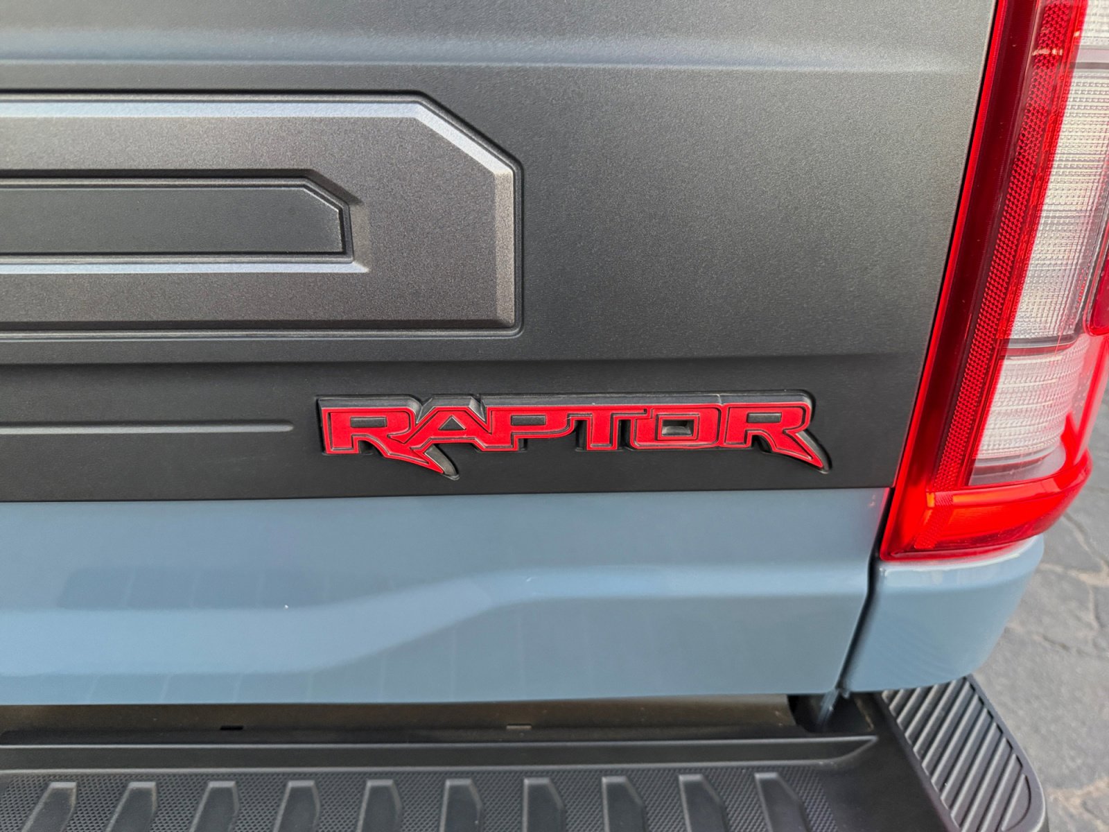 Certified 2023 Ford F150 Raptor w/ Raptor Carbon Fiber Package AWD/4WD image 28