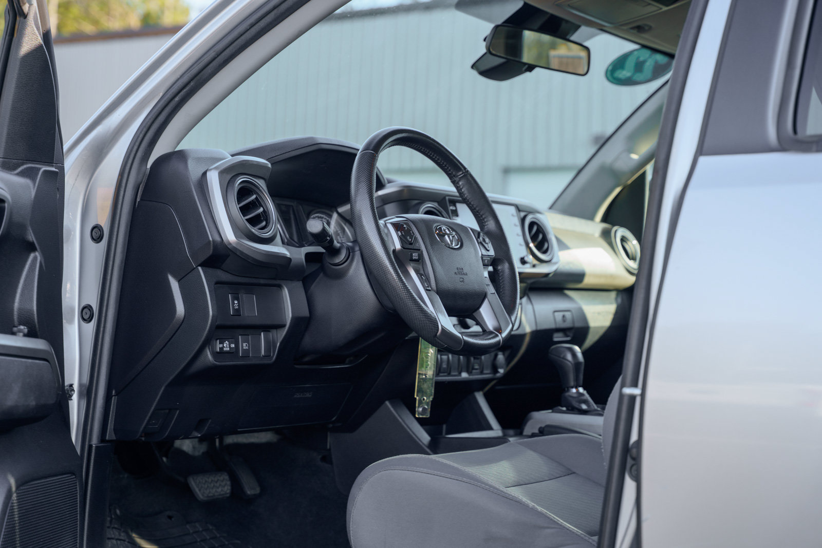 Used 2022 Toyota Tacoma SR5 RWD image 20