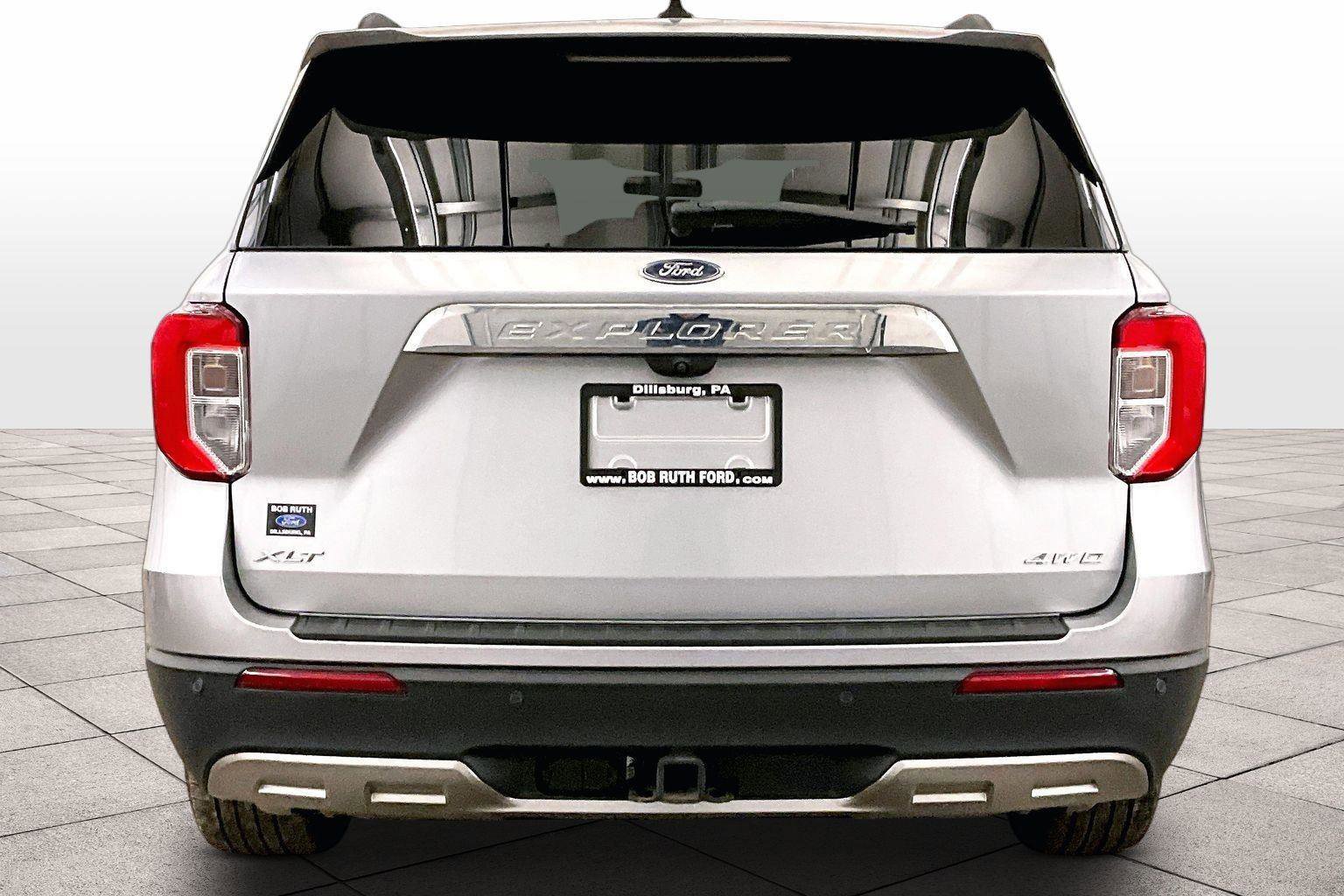 Certified 2021 Ford Explorer XLT w/ Equipment Group 202A image 4