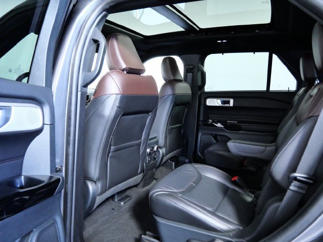Certified 2023 Ford Explorer Platinum w/ Technology Package AWD/4WD image 14