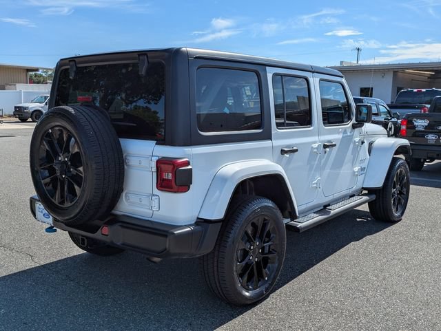 Used 2023 Jeep Wrangler Unlimited Sahara AWD/4WD image 3