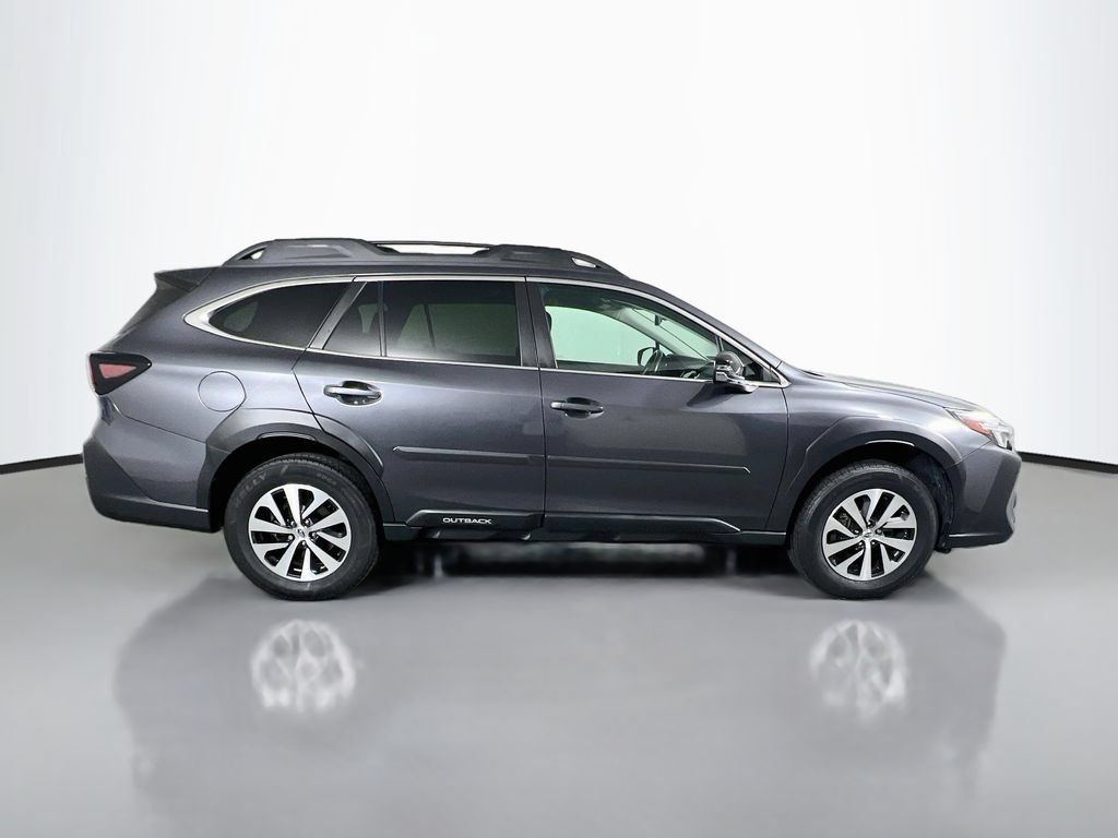 Used 2023 Subaru Outback Premium AWD/4WD image 10