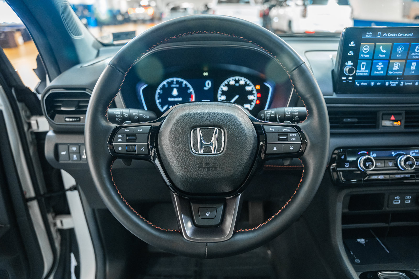 Used 2025 Honda Pilot TrailSport image 38