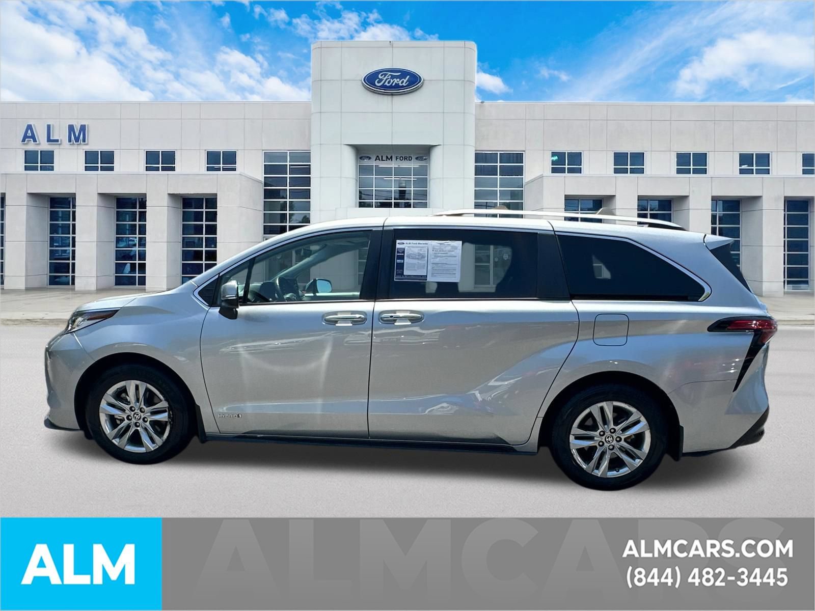 Used 2021 Toyota Sienna Limited FWD image 9