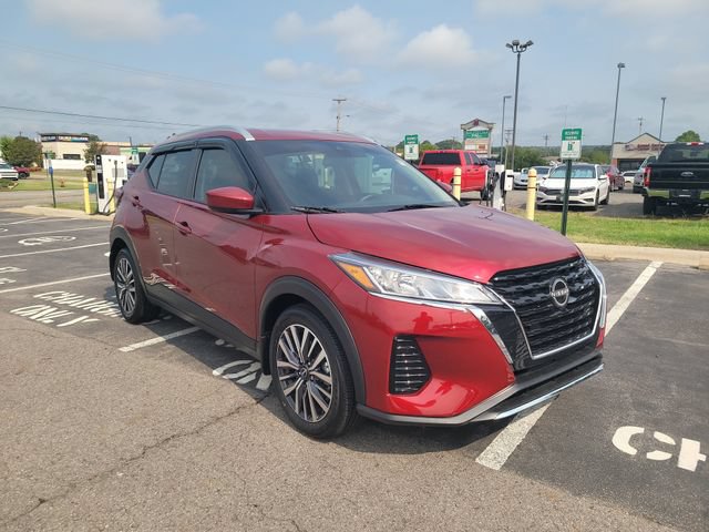 Used 2024 Nissan Kicks SV FWD image 3