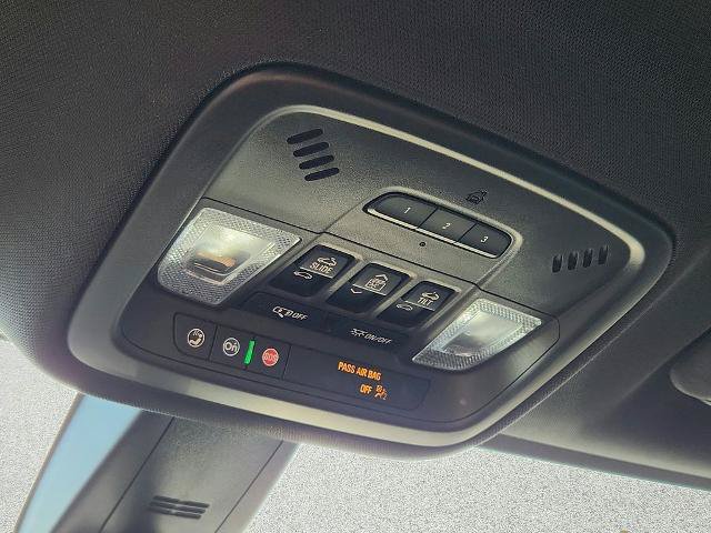 Used 2023 Chevrolet Traverse Premier w/ Redline Edition FWD image 35