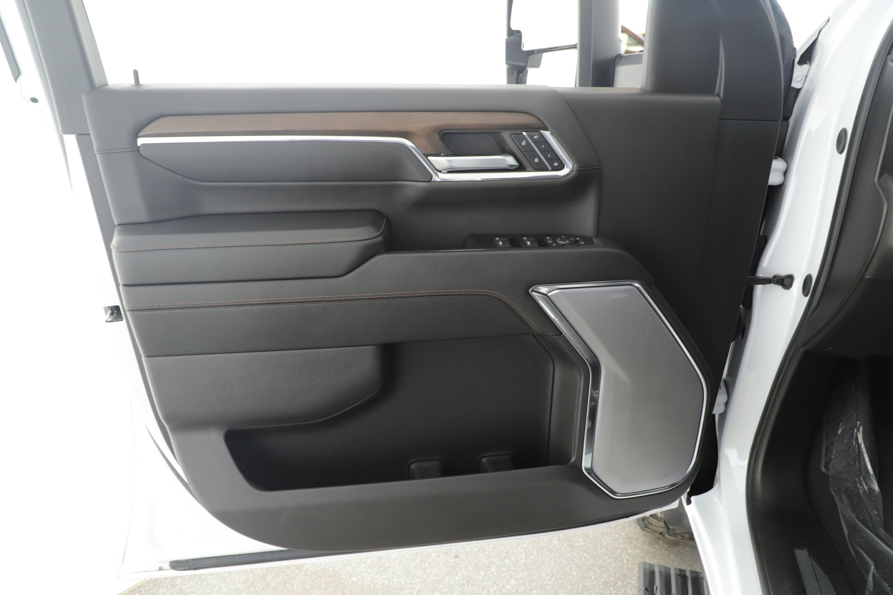 Used 2024 Chevrolet Silverado 3500 High Country w/ Technology Package image 11