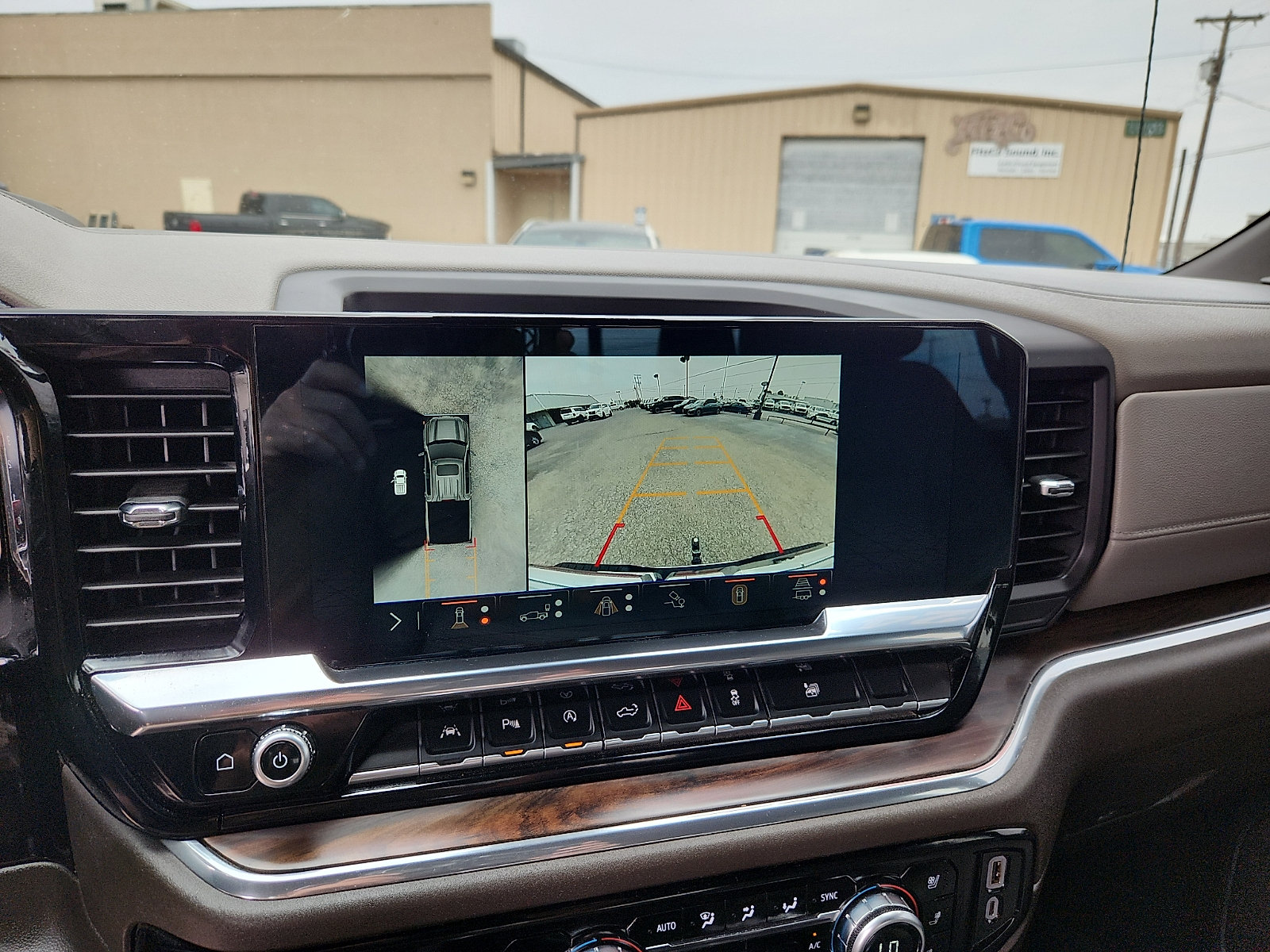 Used 2024 GMC Sierra 1500 SLT AWD/4WD image 11