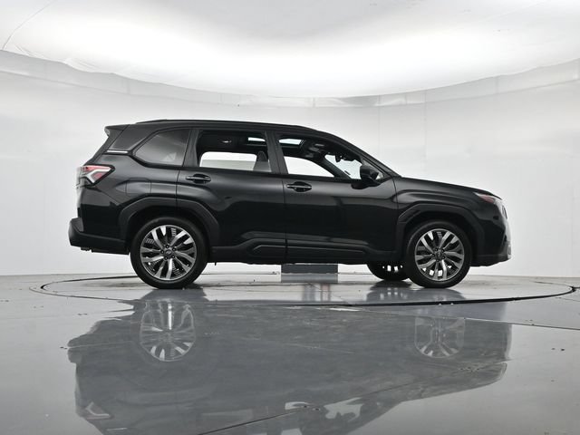 Used 2025 Subaru Forester Touring AWD/4WD image 27