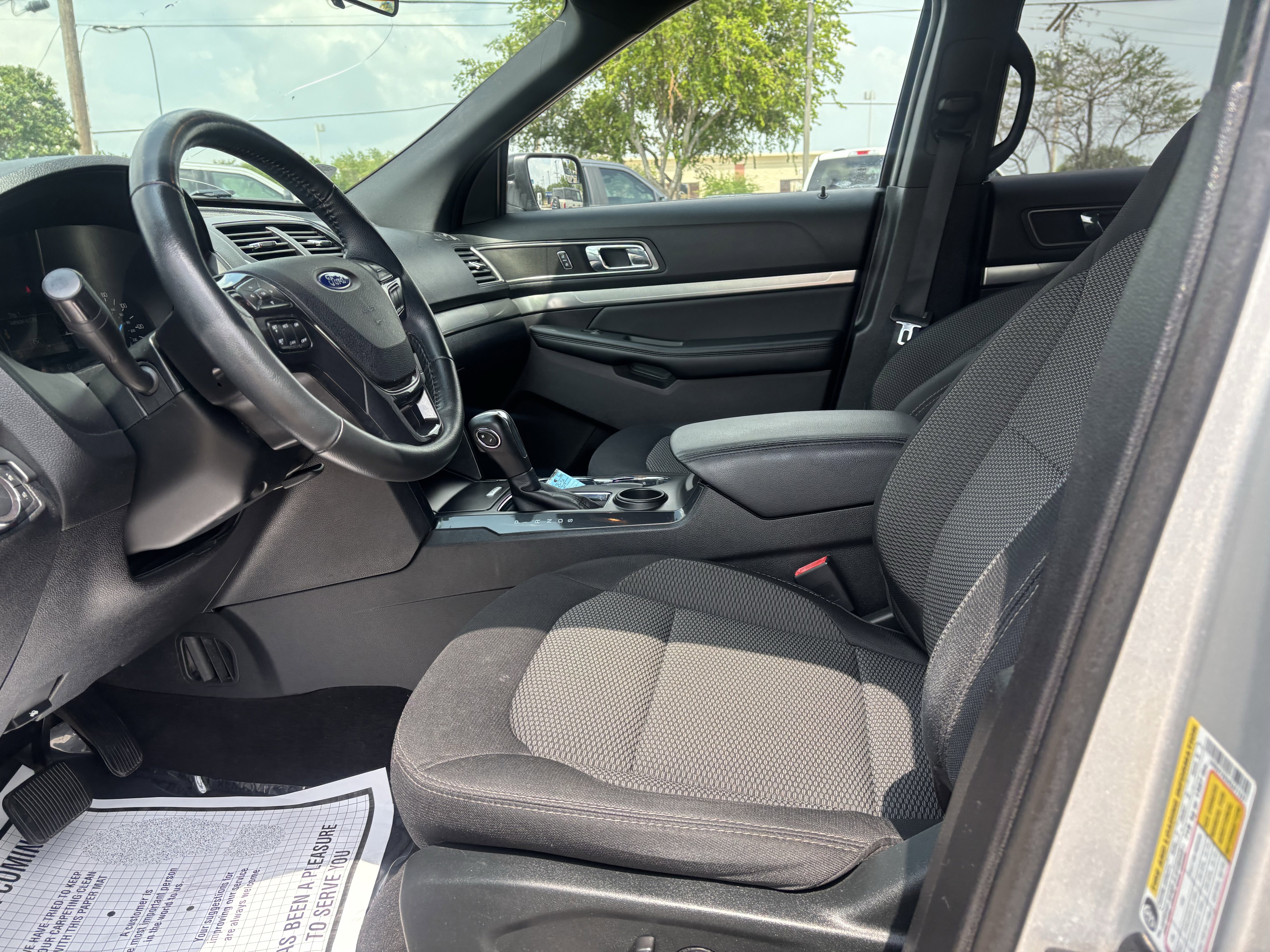 Certified 2019 Ford Explorer XLT FWD image 10