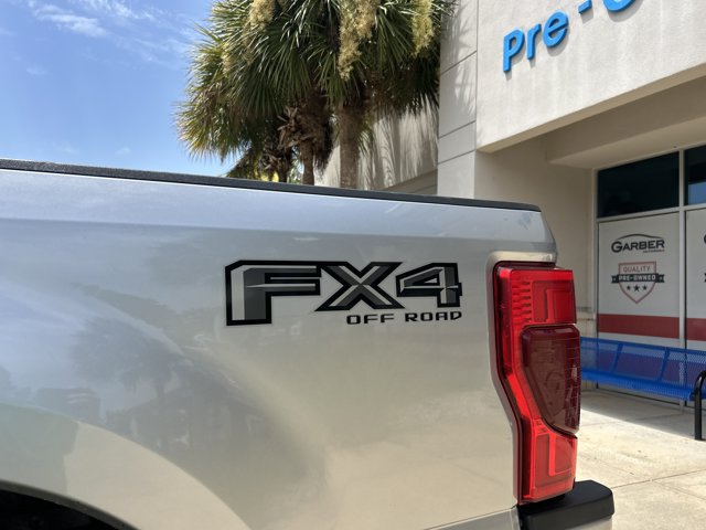 Certified 2022 Ford F350 Lariat w/ Black Appearance Package AWD/4WD image 16