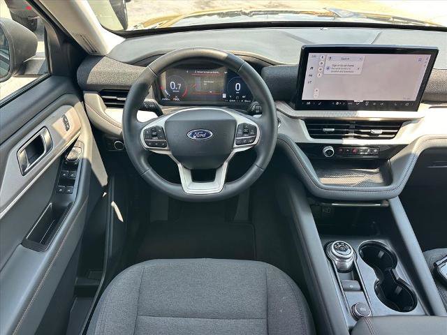 Certified 2025 Ford Explorer Active RWD image 14