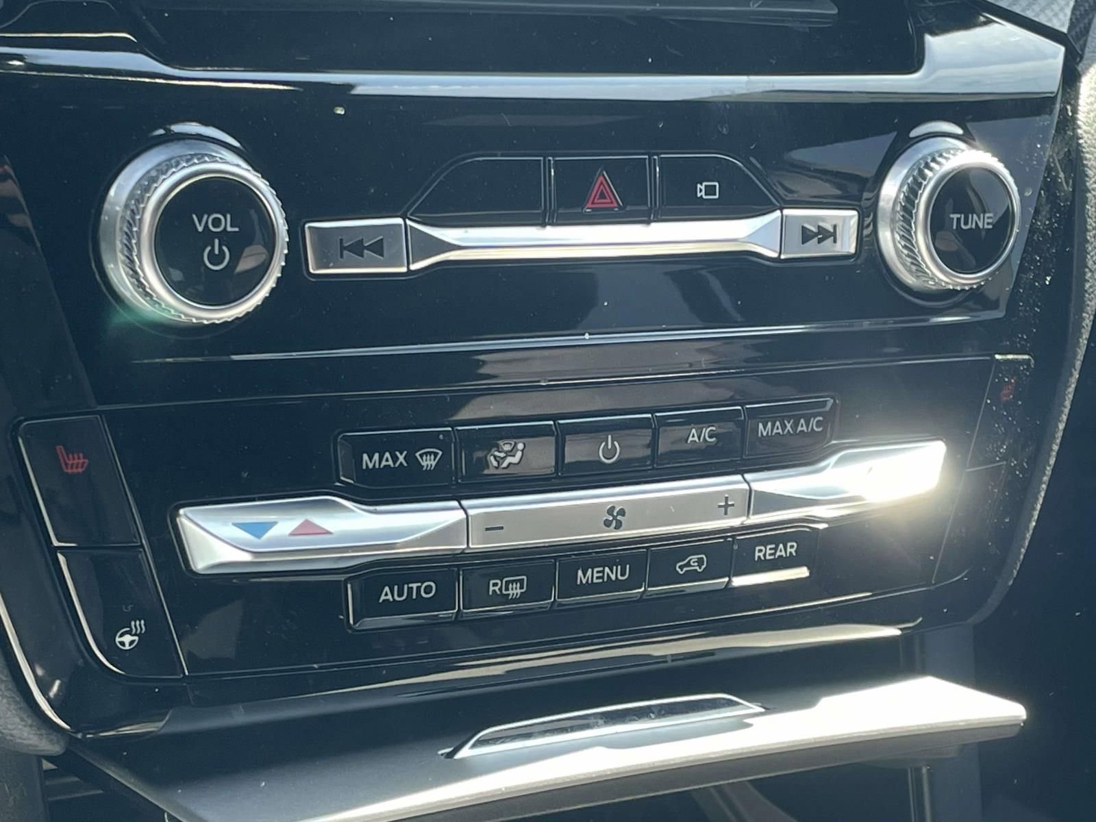 Certified 2023 Ford Explorer ST-Line w/ Class IV Trailer Tow Package image 19