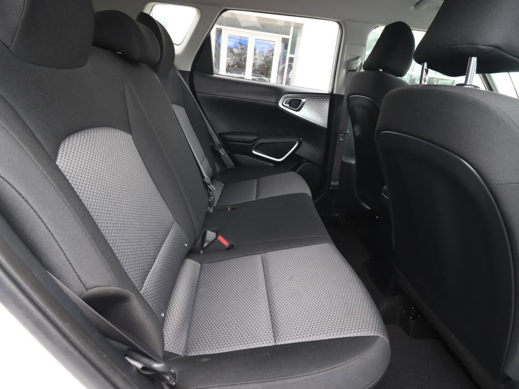 Used 2025 Kia Soul LX w/ LX Technology Package image 22
