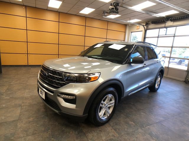 Certified 2020 Ford Explorer XLT w/ Equipment Group 202A AWD/4WD image 3