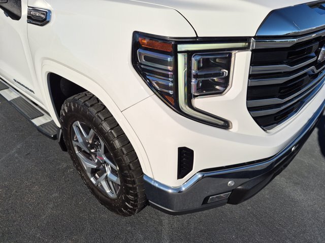 Used 2024 GMC Sierra 1500 SLT w/ SLT Premium Package AWD/4WD image 10