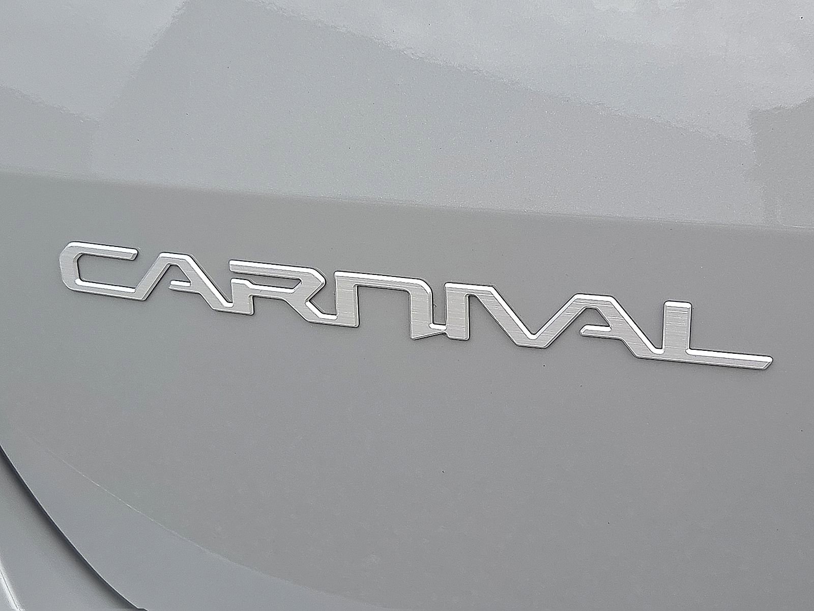 Used 2023 Kia Carnival EX image 9