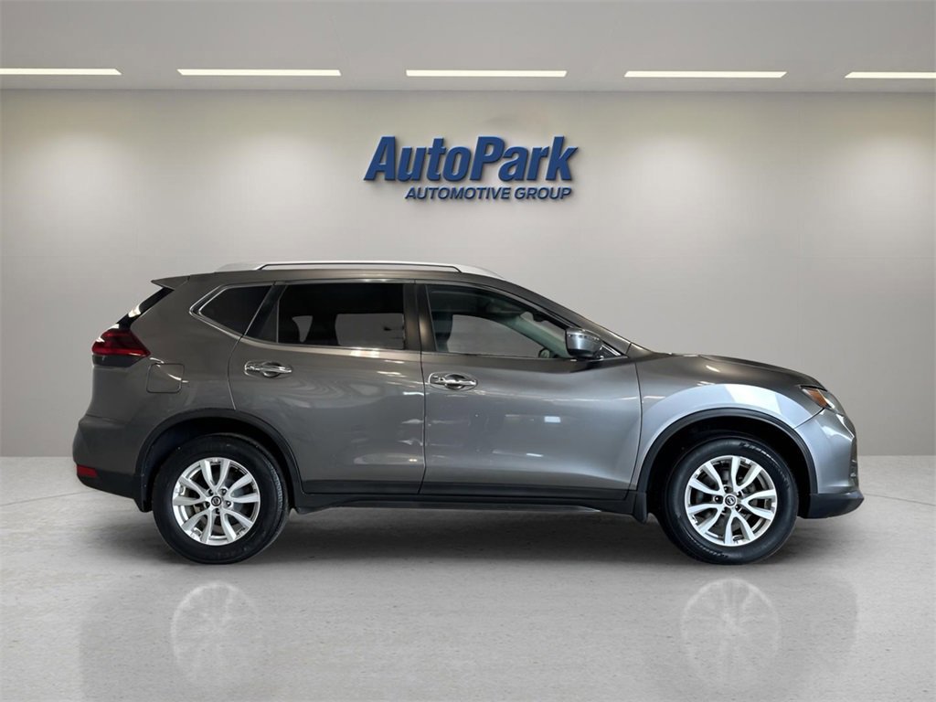 Used 2019 Nissan Rogue SV image 6