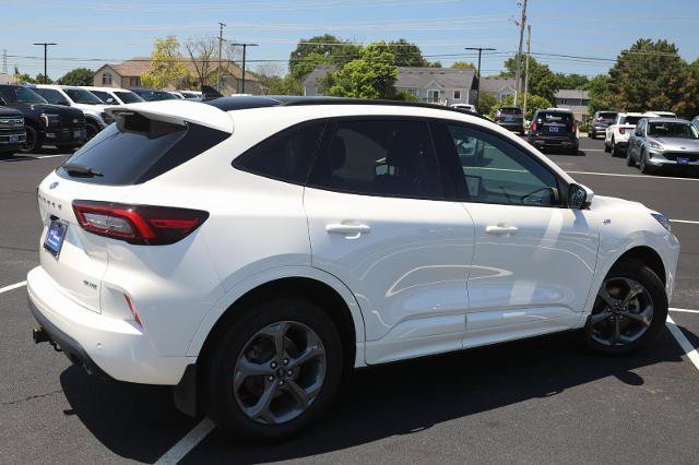 Certified 2023 Ford Escape ST-Line Select w/ Tech Pack #1 AWD/4WD image 9