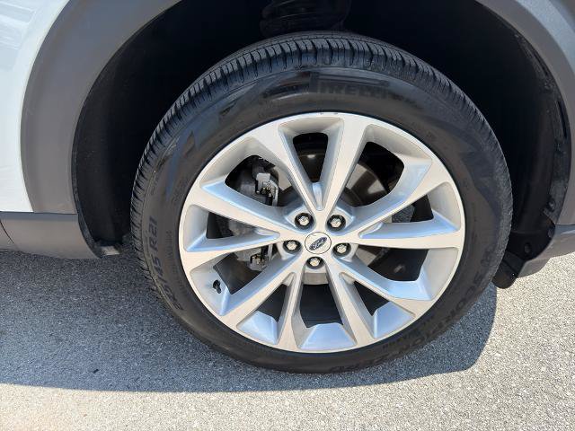 Certified 2023 Ford Explorer Platinum w/ Technology Package AWD/4WD image 10