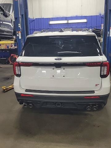 Certified 2025 Ford Explorer ST AWD/4WD image 6