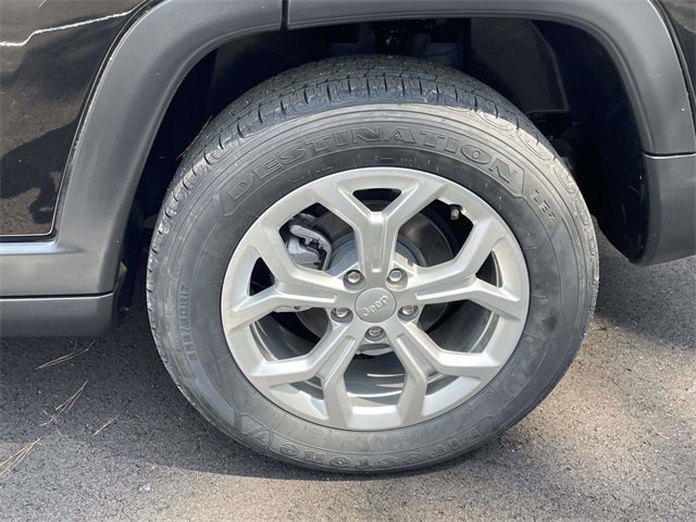 Used 2024 Jeep Compass Sport image 28