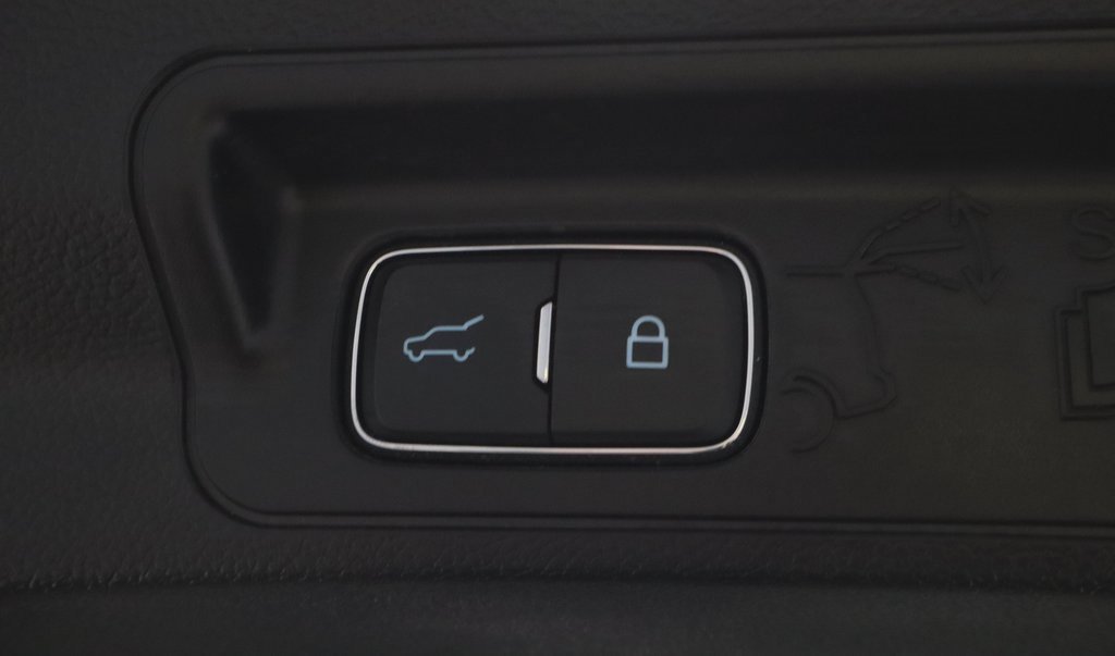 Certified 2023 Ford Explorer XLT w/ Equipment Group 202A image 20