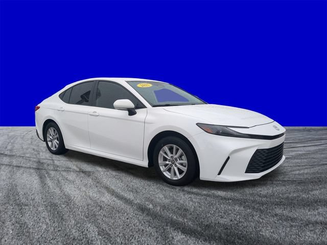 Used 2025 Toyota Camry LE w/ Convenience Package FWD image 2