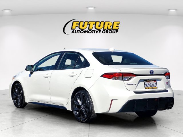 Used 2025 Toyota Corolla SE w/ SE Premium Package FWD image 6