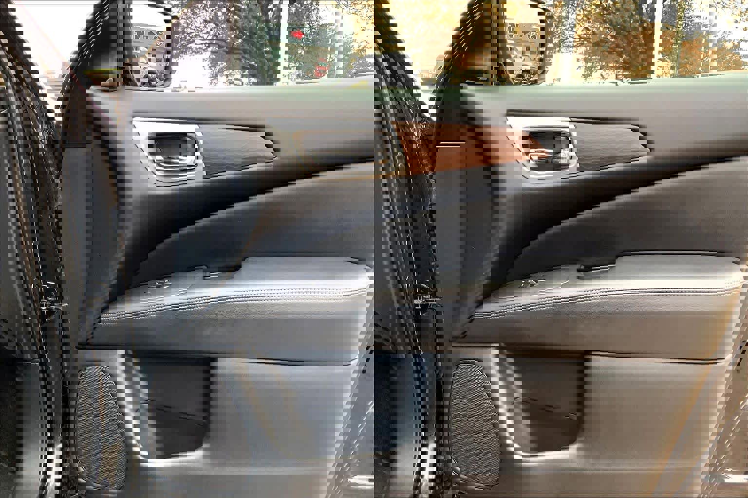 Used 2019 Nissan Pathfinder Platinum image 22