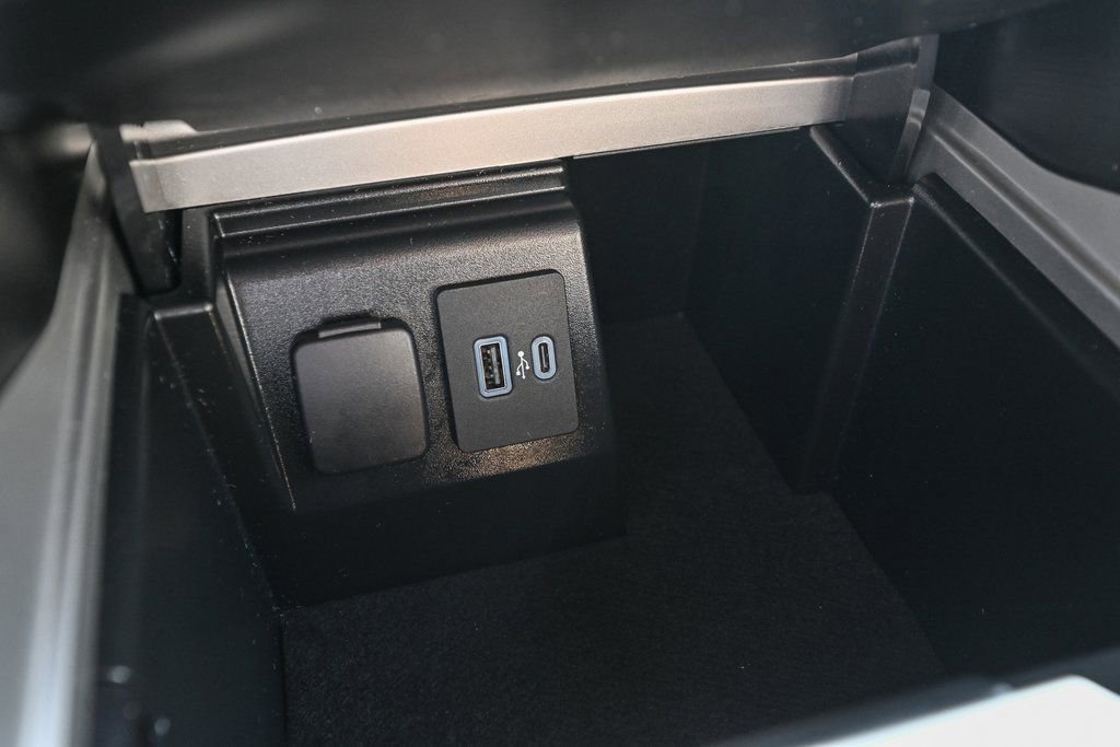 Certified 2023 Ford Explorer XLT w/ Equipment Group 202A image 40