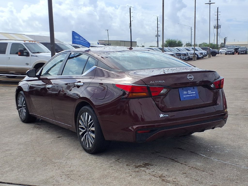 Used 2025 Nissan Altima 2.5 SV FWD image 4